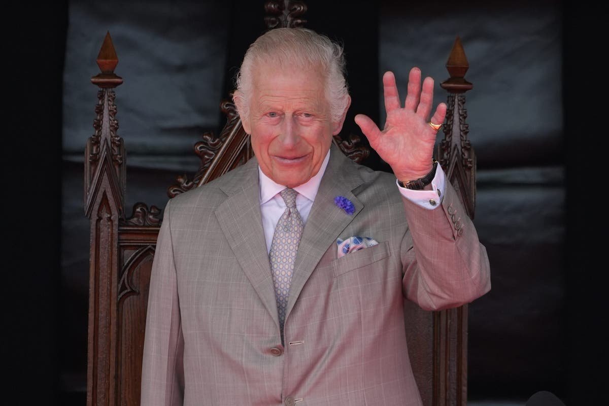 Charles to 'pause' cancer treatment as Meghan debuts new look - Royal Family News Today