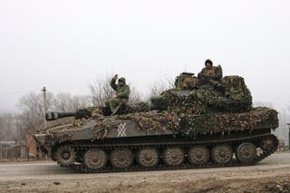 Russian soldiers are running on a self-driving gun in Russia's Kursk region