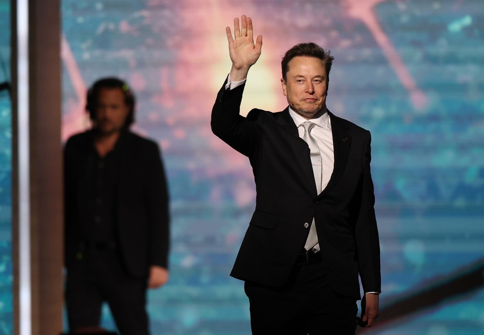 Elon Musk moves away from his DODE -role to focus on business