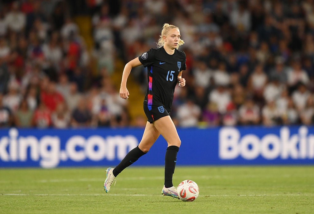 Esme Morgan started instead of Jess Carter for England