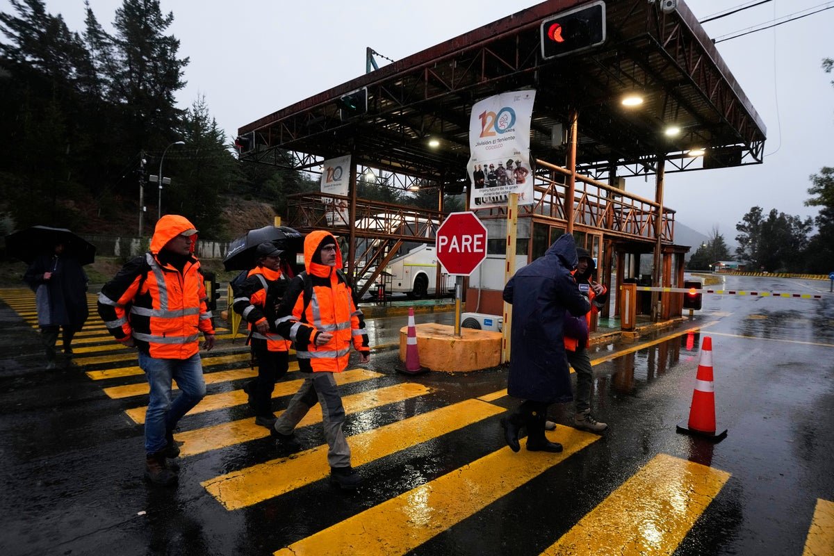 Collapse at Chile's large copper mine kills 1 worker and leaves 5 missing
